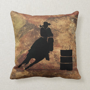 Almofada Silhueta de Barrel Racing Girl em uma textura verd