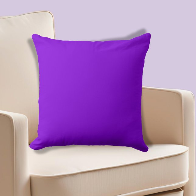 Almofada Soma Violeta Francesa de Púrpura de Cor Uni (French Violet Shade of Purple Uni-colored Throw Pillow)