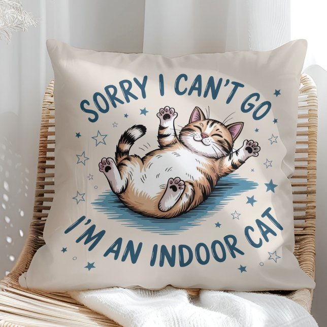 Almofada "Sorry I Can't Go, I'm an Indoor Cat" Funny ("Sorry I Can't Go, I'm an Indoor Cat" Funny Throw Pillow in a sunny boho neutral rattan chair)