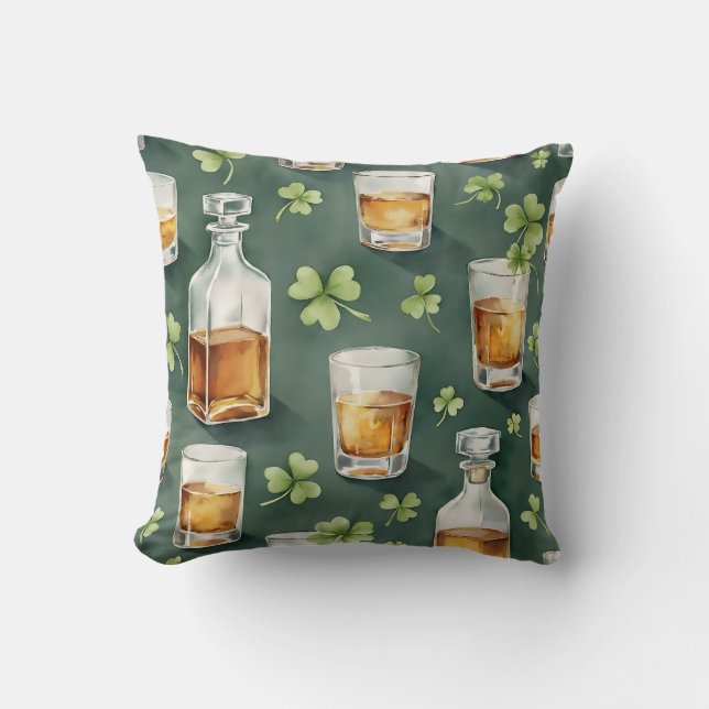 Almofada St. Patrick's Day Whiskey and Shamrocks Pattern (Frente)