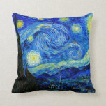 Almofada Starry Night por Travesseiro de Van Gogh de Belas<br><div class="desc">Vincent van Gogh - Starry Night pintado na Rua Remy,  França em travesseiros decorativos de Belas Artes 1889. Esta imagem foi digitalmente melhorada para restaurar as cores originais,  brilhantes e ousadas - um presente perfeito para qualquer amante da arte!</div>