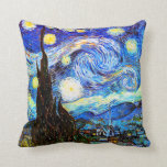 Almofada Starry Night Van Gogh Fine Art<br><div class="desc">Starry Night,  o mais famoso quadro do mestre holandês do impressionista Poste Vincent van Gogh. Uma ciprestes solitária,  uma vila dormindo,  e um céu que brilha com estrelas. Paisagem visual natureza colorida Posto artístico-impressionismo arte.</div>