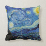 Almofada Starry Night, Vincent van Gogh<br><div class="desc">Vincent Willem van Gogh (30 de março de 1853 - 29 de julho de 1890) era um pintor holandês impressionista poste que se encontra entre as figuras mais famosas e influentes da história da arte ocidental. Em pouco mais de uma década, criou cerca de 2.100 trabalhos de arte, incluindo cerca...</div>
