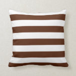 Almofada Stripes Castanhas e Brancas<br><div class="desc">Um travesseiro decorativo projetado com um padrão listrado de cor castanha e branca. Personalize a cor marrom,  o tamanho do padrão entre outras opções.</div>