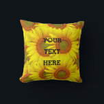 Almofada Sunflower Rustic Floral Summer Yellow Casamentos<br><div class="desc">Girassóis Rustic Country Floral Summer Yellow travesseiro decorativo. Flores venenosas. Perfeito para Casamentos,  Chás de panela,  aniversários.</div>