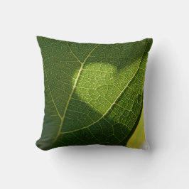 Almofada Sunlit Leaf Heart Throw Pillow