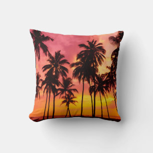 Almofada Sunset Tropical: Serenidade Silhueta Palma.