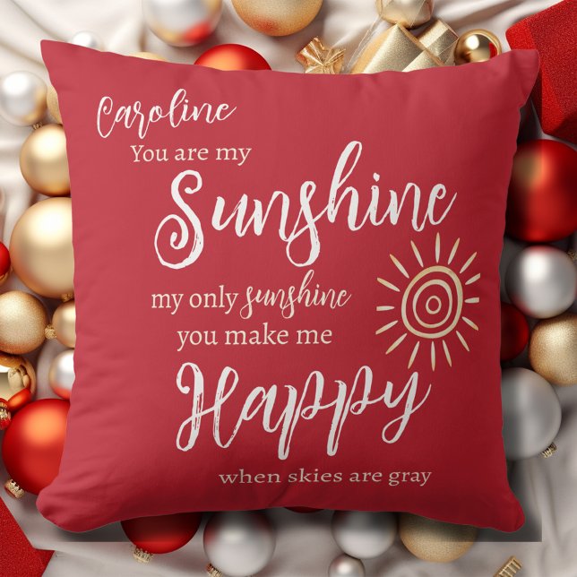 Almofada Sunshine Me Faz Feliz Nome Personalizado Vermelho  (She'll Love this Custom Sunshine You Make Me Happy Pillow in Christmas Red with her name on it! )