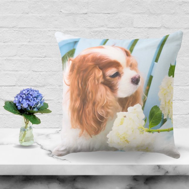 Almofada Sweet Cavalier King Charles Spaniel Hydrangeas (Criador carregado)