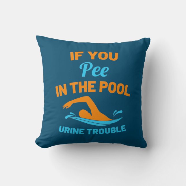 Almofada Swimmer Pee Na Piscina (Frente)