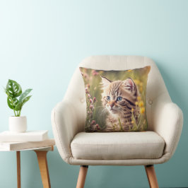 Almofada Tabby Kitten Em Flores Selvagens