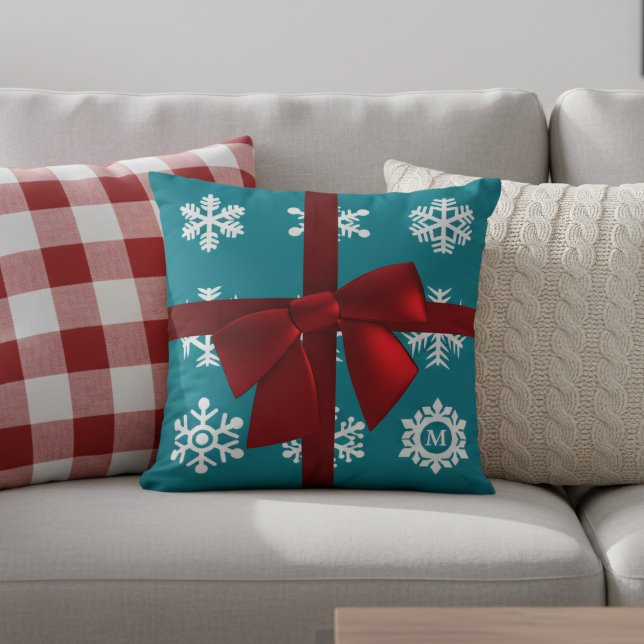 Almofada Teal Snowflakes Arco Vermelho Travesseiro decorati (Ho Ho Ho! Add your initial to this festive teal and red Christmas throw pillow)