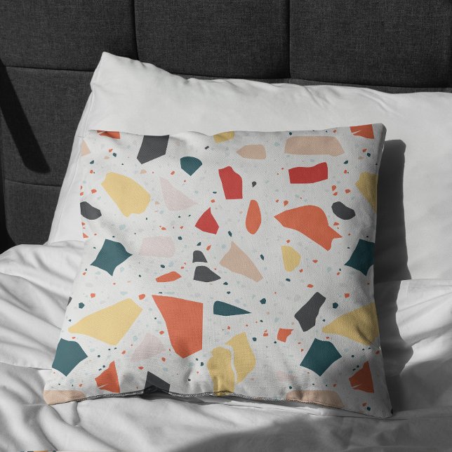 Almofada Terrazzo Pattern (Terrazzo Pillow On Bed)