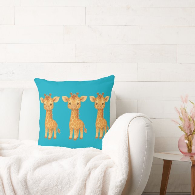 Almofada "Three Giraffe Friends" Throw Pillow (Sofá)