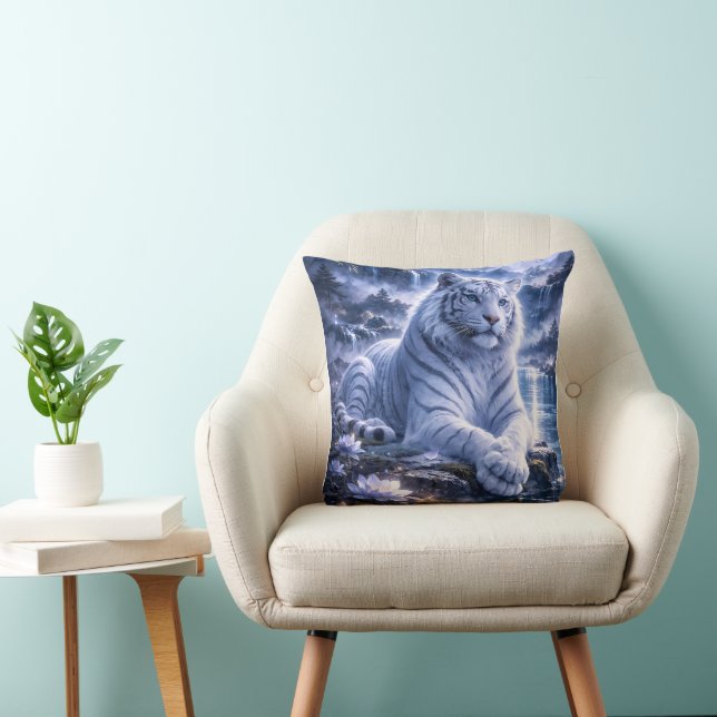 Almofada Tigre Branco Guardião – Força Silenciosa e Suave  (Cadeira)