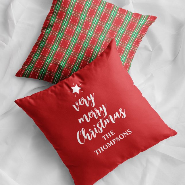 Almofada Tipografia Vermelha Feliz Natal Personalizada (Merry Christmas red plaid custom throw pillow)