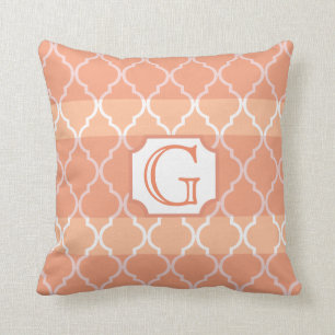 Almofada Tiras quatrefoil monogramas por Cheryl Daniels