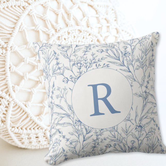 Almofada Toile Floral Monograma Dacil Azul Tema Francês (Toile Floral Monogram Dainty Blue French Theme Throw Pillow)