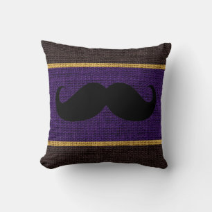 Almofada Traseira de Juta Roxo com bigode preto