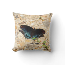 Travesseira Decorativa Borboleta Roxa com Pontos V