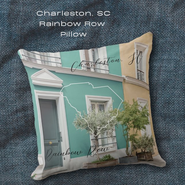 Almofada Travesseira Personalizada Rainbow Row Charleston (A throw pillow featuring a colorful picture of Rainbow Row in Charleston South Carolina! )