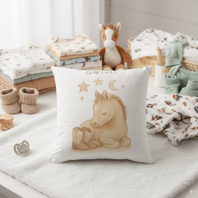 Almofada Travesseiro de Boots & Foal Nursery Cowboy (Personalized baby foal nursery pillow)
