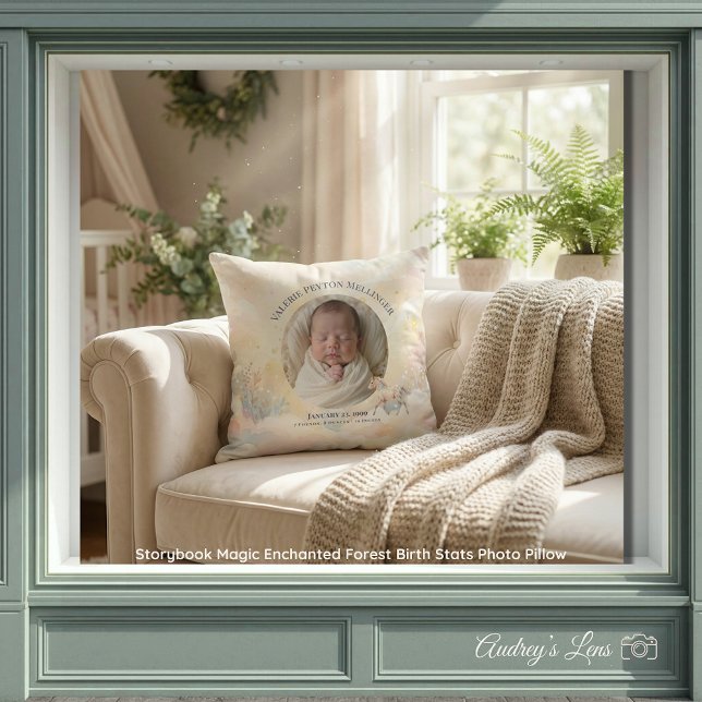 Almofada Travesseiro de Foto com Estatísticas de Nascimento (Storybook Magic Enchanted Birth Stats Photo Pillow)