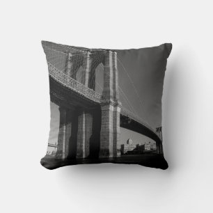 Almofada Travesseiro de ponte Brooklyn preto e branco