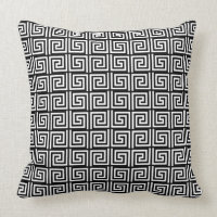 Travesseiro decorativo chave grego preto e branco