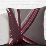 Almofada Travesseiro decorativo cinza artístico ruandês<br><div class="desc">Cinza e travesseiro decorativo burgundy apresentam um desenho abstrato artístico com sombras de burgundy e cinzas com sotaques brancos sobre fundo de cinza. Essa composição de abstrato é construída sobre combinações de fitas repetidas, que se sobrepõem e se entrelaçam para formar um padrão intrincado e complexo de abstrato. As cinzas,...</div>