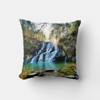 Almofada Travesseiro decorativo com motivo de cascata