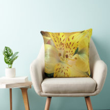 Travesseiro decorativo de Alstroemeria Amarelo