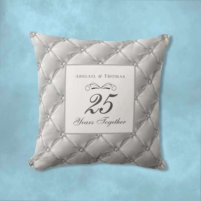 Almofada Travesseiro decorativo de Casamento de 25 Silver S (Silver Satin 25th Wedding Anniversary Throw Pillow Gift)