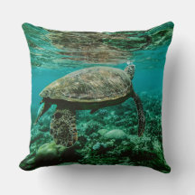 Travesseiro decorativo de natação de tartaruga mar