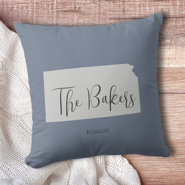 Almofada Travesseiro decorativo de Nome da Família do Estad (Show pride for your state and personalize it!  "love makes this house a home in <your state>")