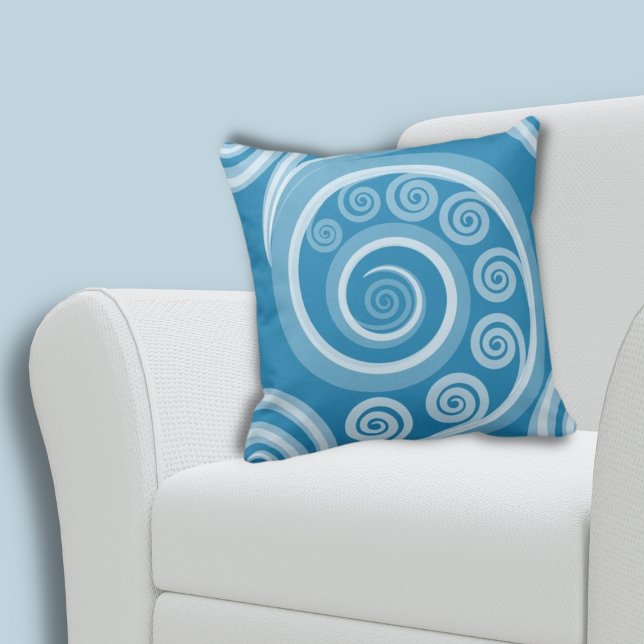 Almofada Travesseiro decorativo de Swirls de Frond Fern Azu (Quirky Summer Blue Fern Frond Swirls Throw Pillow)