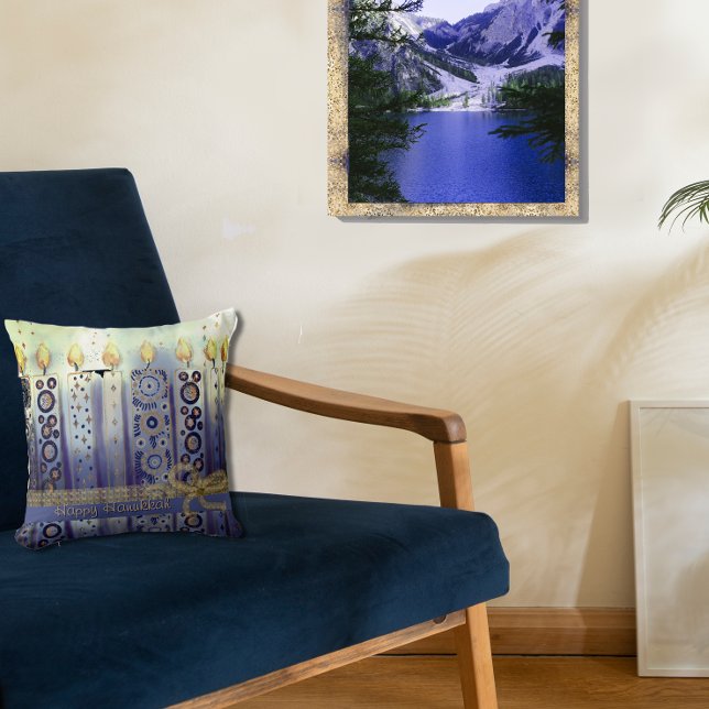 Almofada Travesseiro decorativo de Velas Azuis Feliz Hanukk (Happy Hanukkah Blue Candles Throw Pillow)