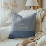 Almofada Travesseiro decorativo Personalizado de Bloco Azul<br><div class="desc">Travesseiro decorativo mínimo moderno com um bloco de cor azul empoeirado. Perfeito para decoração doméstica e presentes para professores,  novos donos de casa,  recém-casados e muito mais.</div>