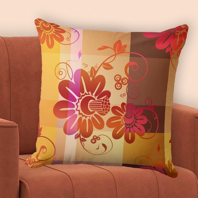 Almofada Travesseiro do Padrão de Xadrez de Retro Chic Boho (Pillow with an elegant plaid like pattern with floral swirls in warm fall colors.)