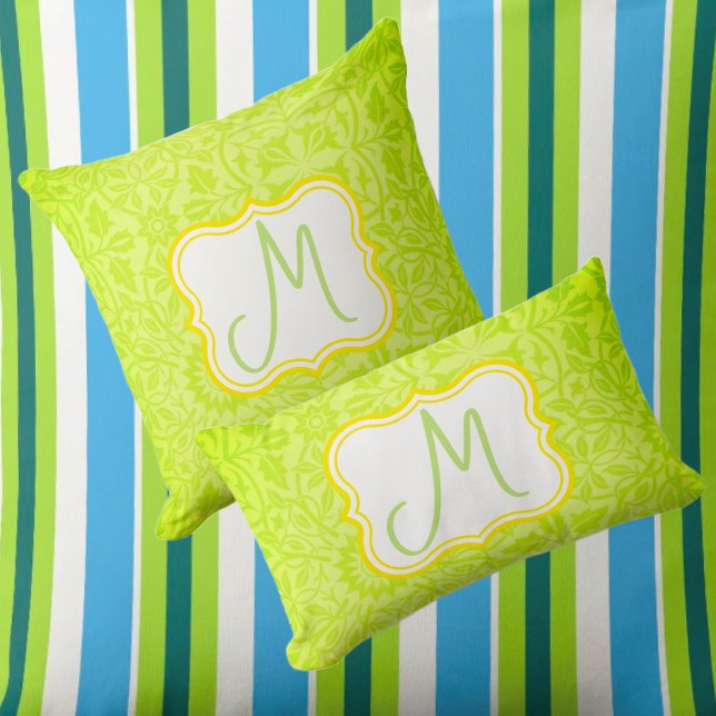 Almofada Travesseiro Floral Exterior do Verde limão Monogra (Lemonade or limeade? Which do you prefer? This lemony lime monogramed pillow adds some zest!)