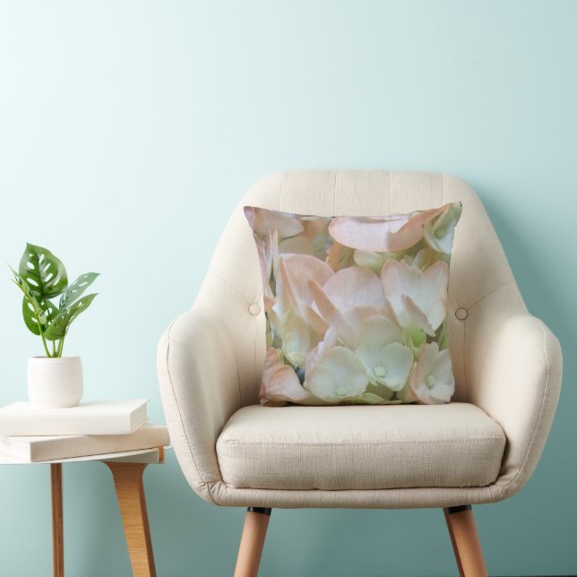 Almofada Travesseiro - Peach Hydrangeas (Cadeira)