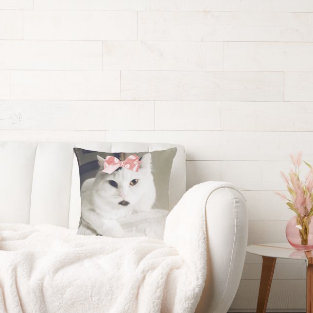 Almofada Travesseiro Personalizado com Foto de Gato Branco  (Sofá)