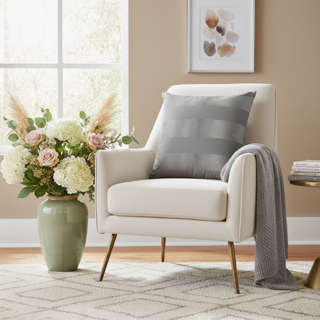 Almofada Travesseiros De Padrões Dispersos - Tiras De Prata (Faux metallic silver gray pillow.)