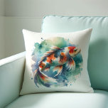Almofada Travesseiros de Peixes Koi<br><div class="desc">Elevem a vossa decoração doméstica com a elegância serena do nosso Travesseiro decorativo de Peixe Koi Watercolor, apresentando um trabalho de arte vibrante e meticulosamente trabalhado de peixes koi graciosos em tons de laranja, vermelho e branco. Simbolizando boa sorte e beleza, este travesseiro captura a essência dessas criaturas majestosas contra...</div>