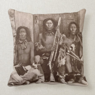 Almofada Três indiano Braves, fotografado pelo inglês rea