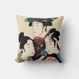 Almofada Três Jovens Homens ou Mulheres pela arte de Utamar