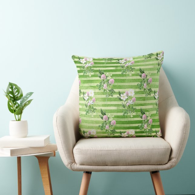 ALMOFADA TREVO DE QUATRO FOLHAS VERDE IRLANDÊS E FLORES PIN (Cadeira)