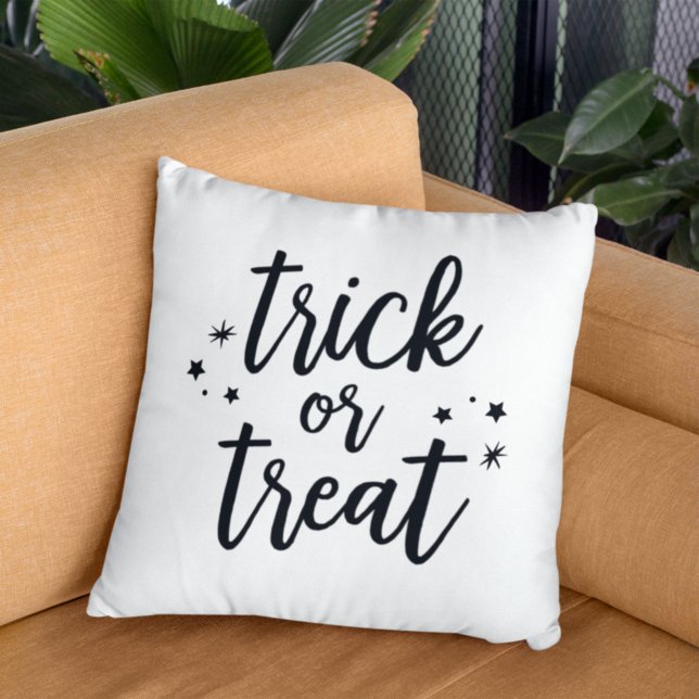 Almofada Trick or Treat Preto Script Moderno Halloween (Criador carregado)