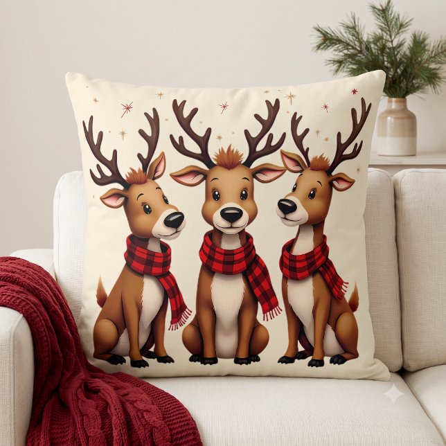 Almofada Trio de Renaudinhos de Natal com Cachecóis Xadrez (Cute Christmas Reindeer Trio with Plaid Scarves Throw Pillow)