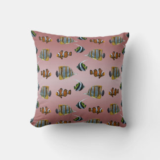 Almofada Tropical Fish Frenzy Pillow (Mistura Rosa Empoeira